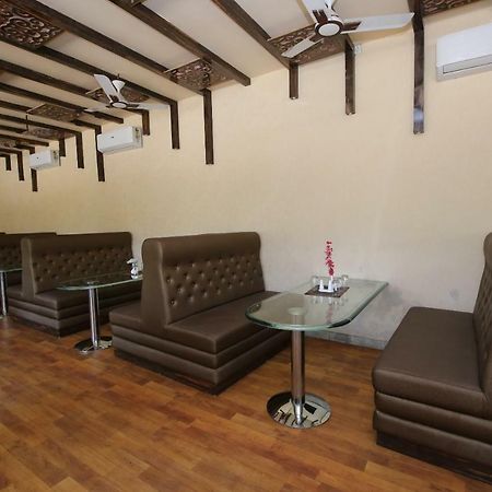 Oyo 38414 Rain Basera Resort Jabalpur Exteriör bild