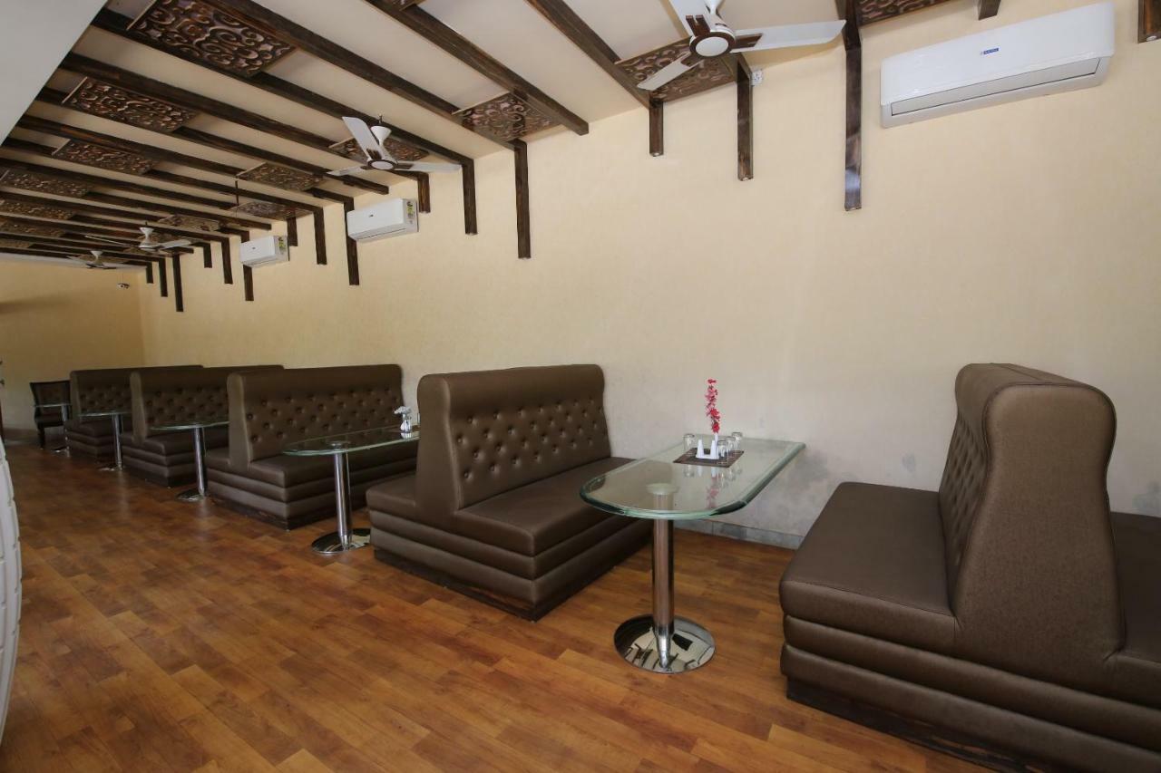 Oyo 38414 Rain Basera Resort Jabalpur Exteriör bild