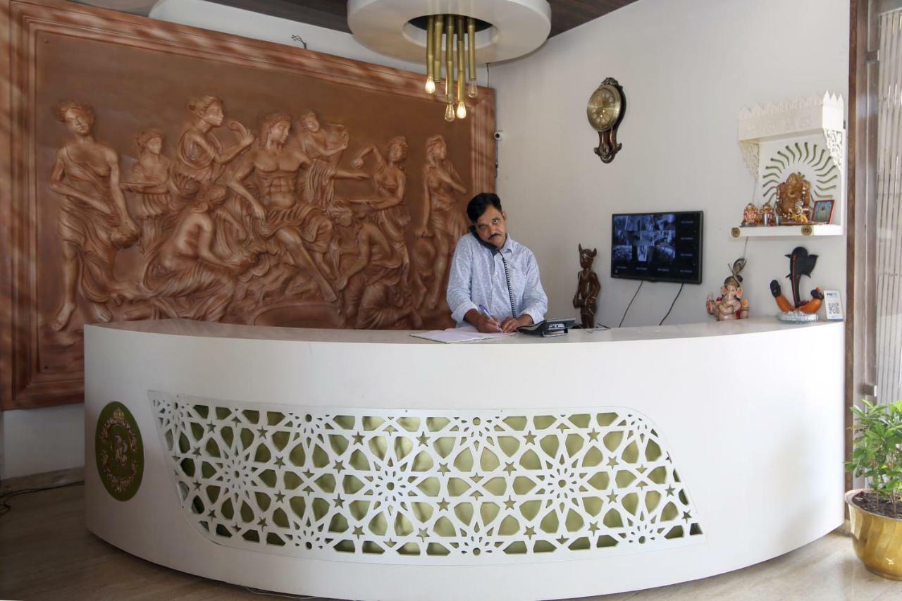 Oyo 38414 Rain Basera Resort Jabalpur Exteriör bild